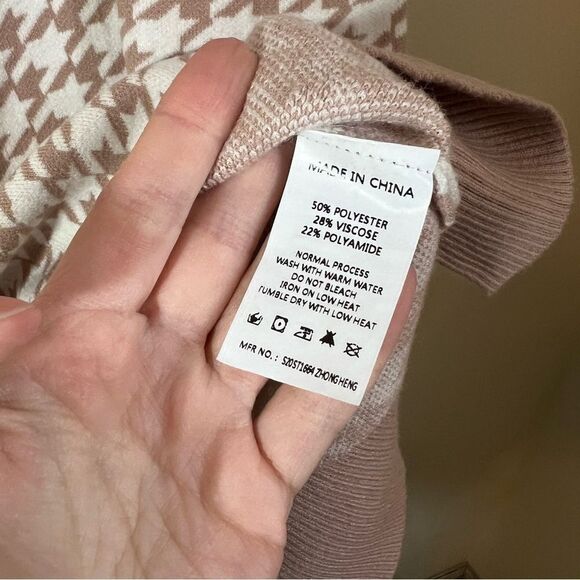 ✨ Simplee Women’s Tan White Houndstooth Vest OS - Picture 5 of 8